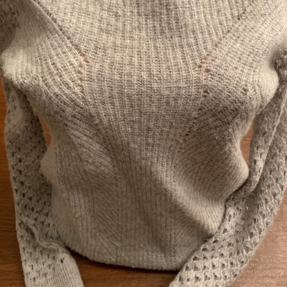 Chelsea28 Womens soft long sleeve gray sweater - Picture 4 of 5